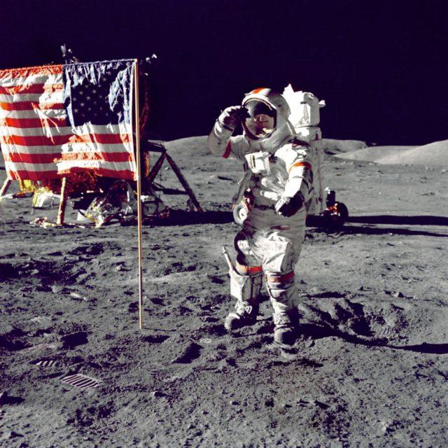 conspiracy-neil-armstrong-on-the-moon-in-1969